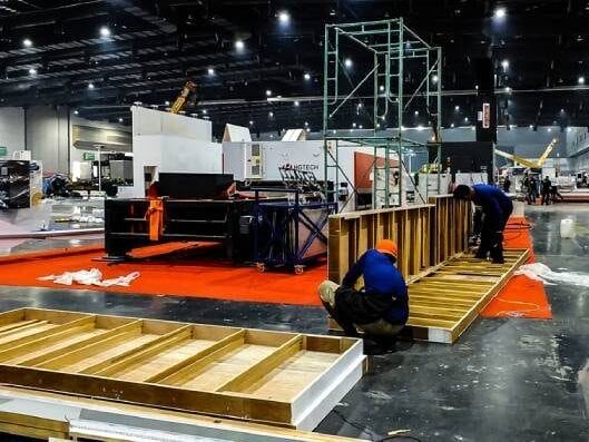 ahsap fuar standi kurulum